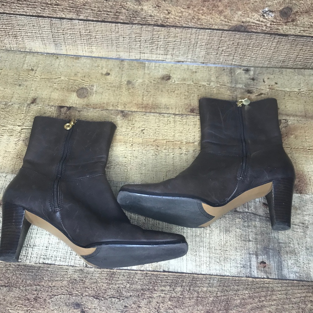 Atienne Aigner brown ankle boot size 7.5 M